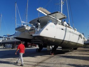 Hivernage et carénage d'un catamaran LAGOON 450