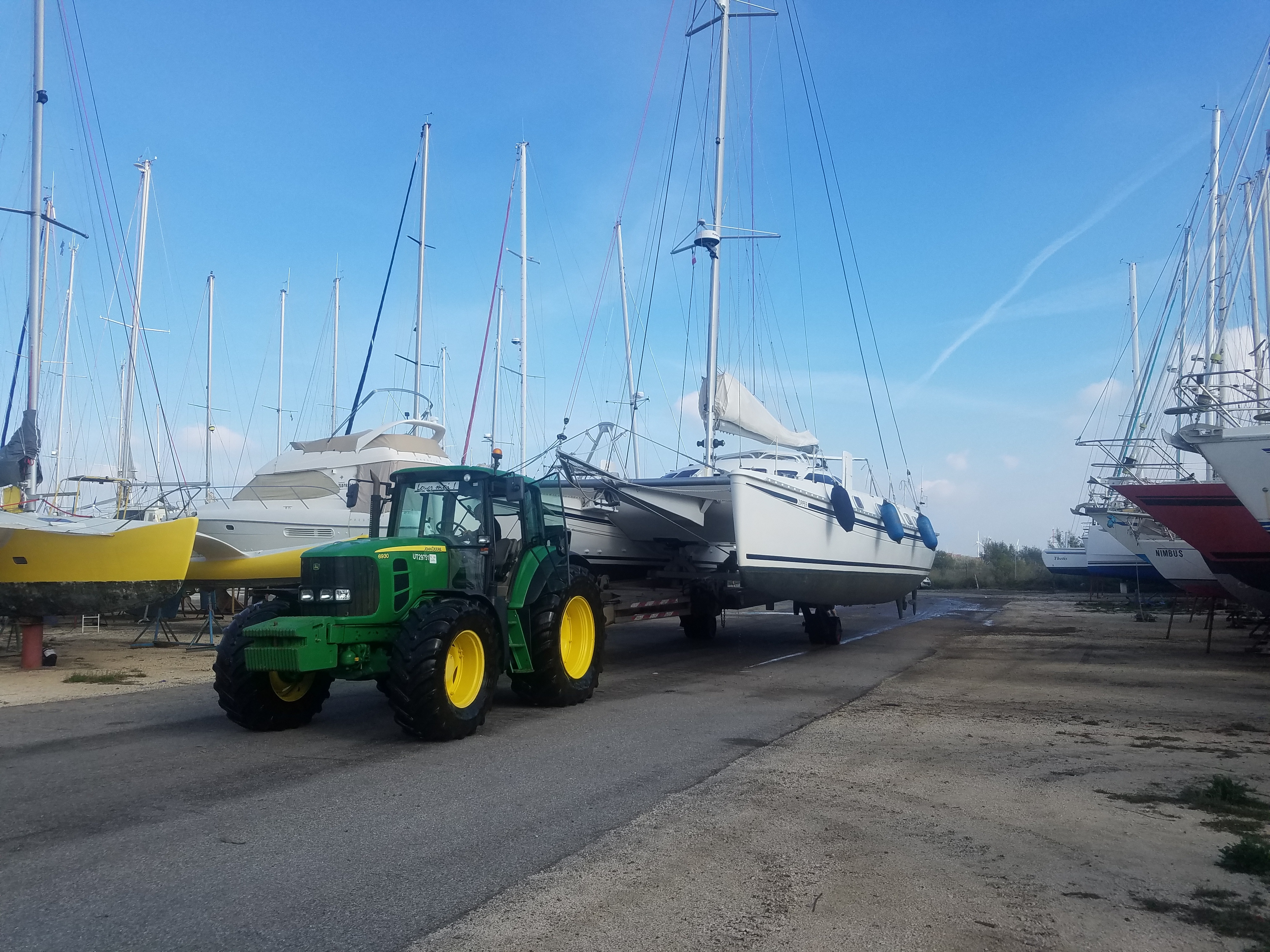 Port a sec Port Navy Service - Place de port pour un Catamaran OUTREMER 45