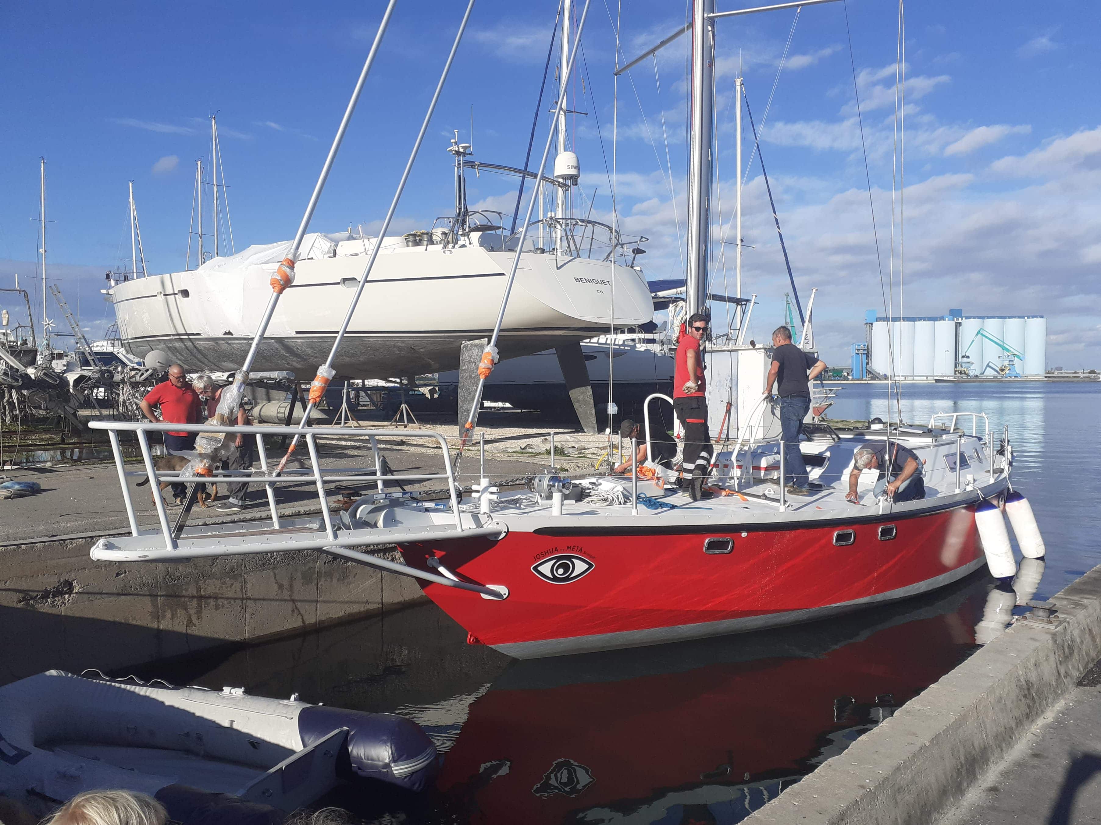 La réplique du voilier mythique de Bernard Moitessier à Port Navy Service | Port à sec