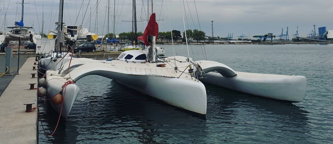 miniature trimaran