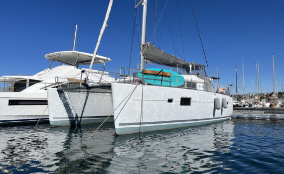 LAGOON 400 PORTNAVYSERVICE 200